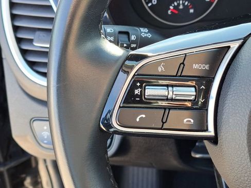 Used 2023 Kia Seltos EX image 11