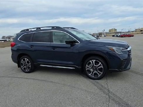 Used 2025 Subaru Ascent Limited image 9