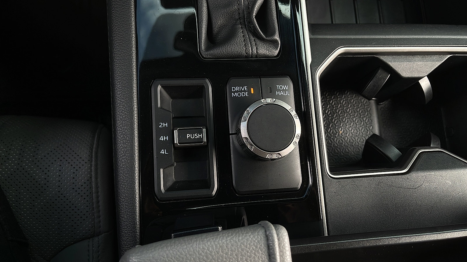 Used 2024 Toyota Tundra Limited AWD/4WD image 16