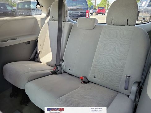 Used 2011 Toyota Sienna LE w/ Towing Pkg FWD image 13