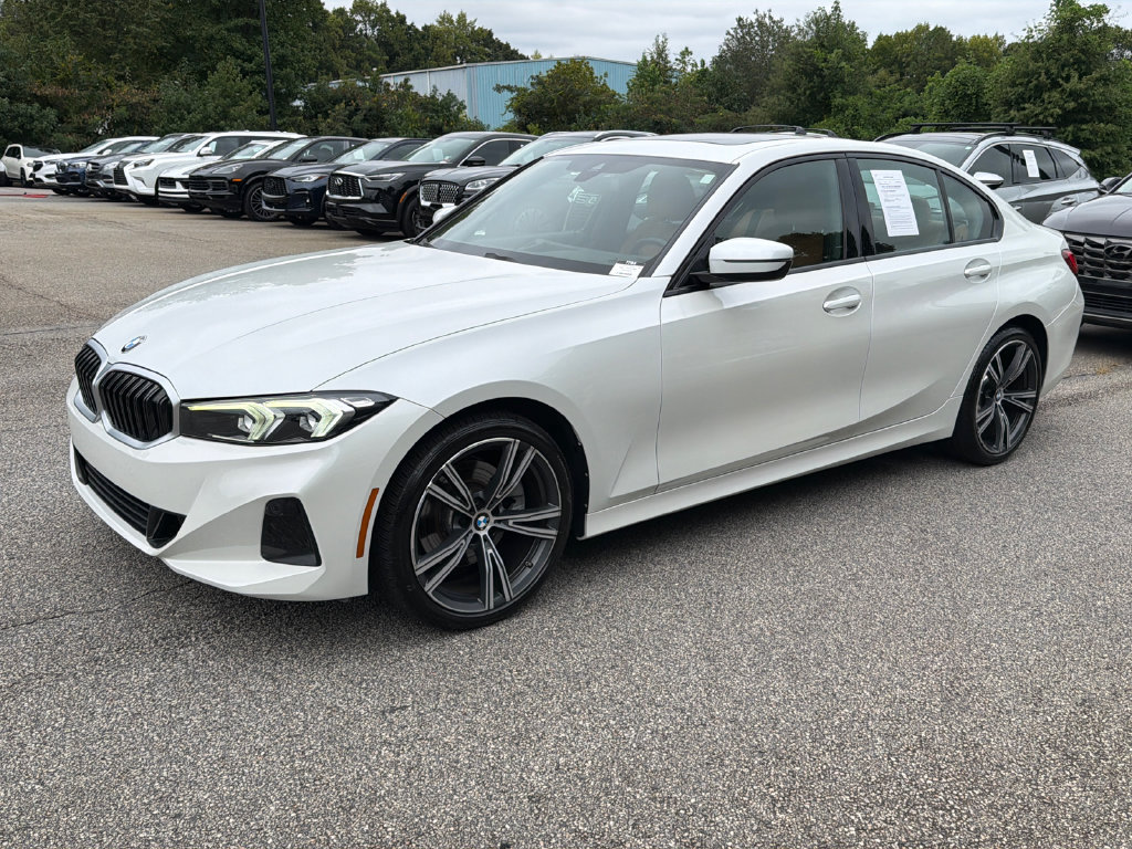 Used 2023 BMW 330i Sedan w/ Driving Assistance Package RWD image 3