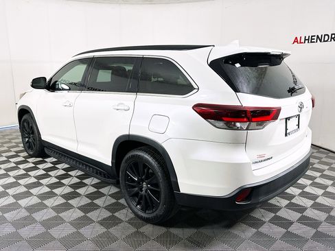 Used 2019 Toyota Highlander SE image 5
