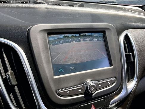 Used 2018 Chevrolet Equinox LT AWD/4WD image 24