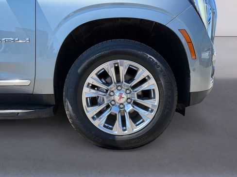Used 2025 GMC Yukon Denali AWD/4WD image 9