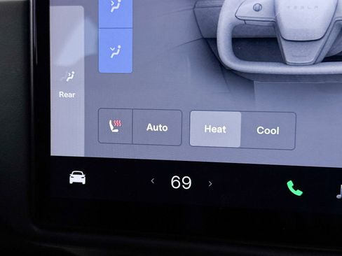 Used 2022 Tesla Model X image 29