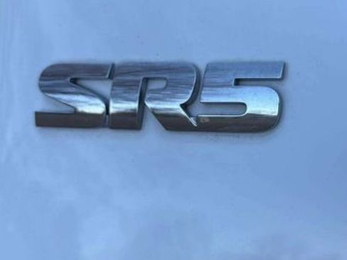 Used 2017 Toyota Tacoma SR5 image 21