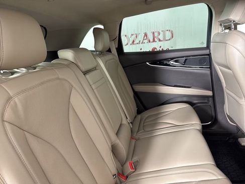 Used 2023 Lincoln Nautilus Reserve image 18