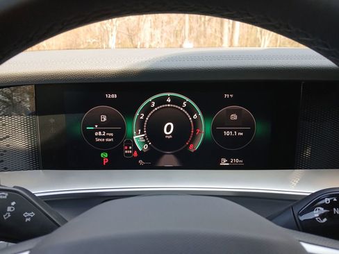 New 2026 Volkswagen Tiguan SE R-Line FWD image 15