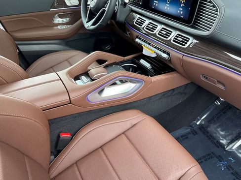 New 2026 Mercedes-Benz GLS 450 4MATIC image 11