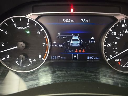 Used 2023 Nissan Altima 2.5 SR w/ SR Premium Package image 8