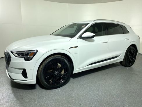 Certified 2022 Audi e-tron Premium Plus w/ Premium Plus Package image 24