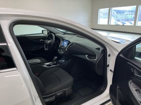 Used 2024 Chevrolet Malibu LT image 19