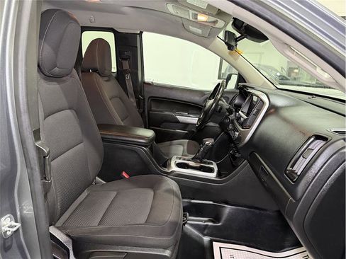 Used 2022 Chevrolet Colorado LT w/ Fleet Safety Package image 22