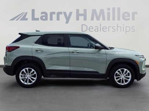 Used 2025 Chevrolet TrailBlazer LS w/ LS Convenience Package FWD image 6
