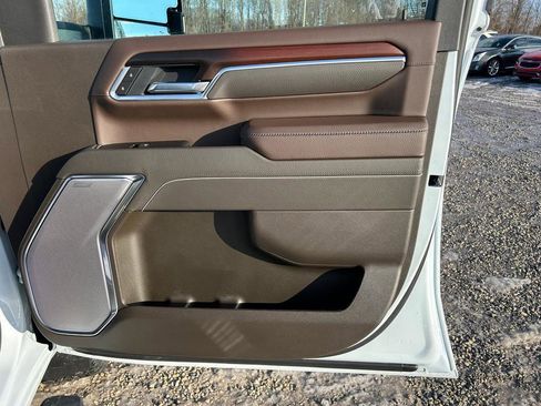 New 2026 GMC Sierra 3500 Denali w/ Denali Reserve Package image 18