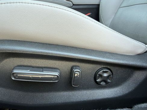 Used 2018 Honda Accord Touring image 14