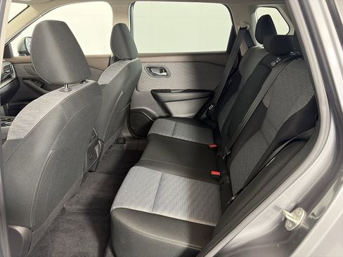 Used 2023 Nissan Rogue SV image 7