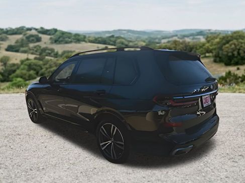 Used 2023 BMW X7 xDrive40i w/ M Sport Package AWD/4WD image 8