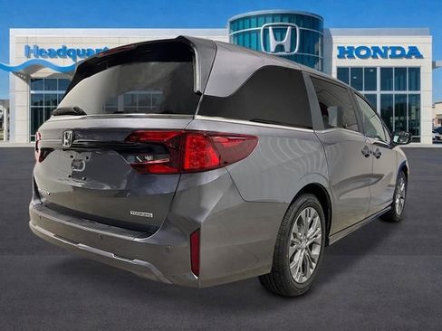 New 2026 Honda Odyssey Touring image 3