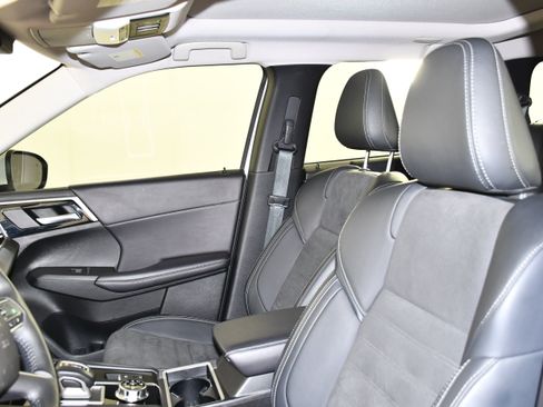 Used 2024 Mitsubishi Outlander SE AWD/4WD image 27