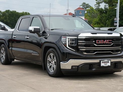 Used 2025 GMC Sierra 1500 SLT RWD image 2