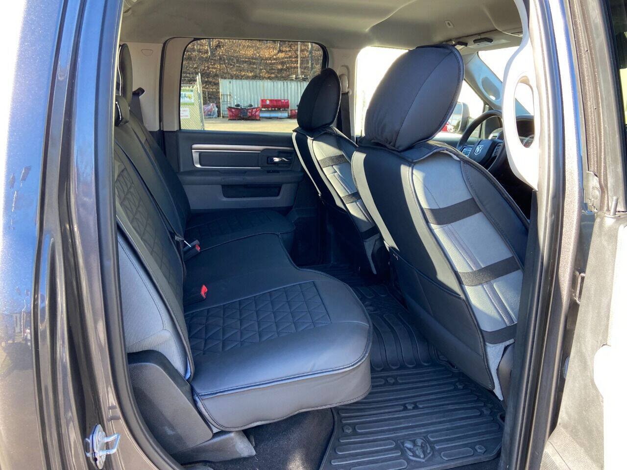 Used 2018 RAM 3500 SLT w/ Snow Chief Group AWD/4WD image 11