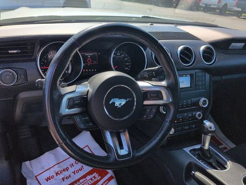 Used 2021 Ford Mustang Convertible RWD image 9