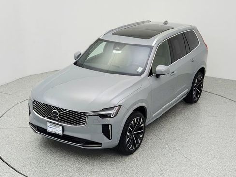 Certified 2026 Volvo XC90 B5 Plus w/ Protection Package image 13