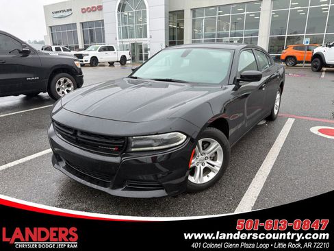 Used 2020 Dodge Charger SXT image 1
