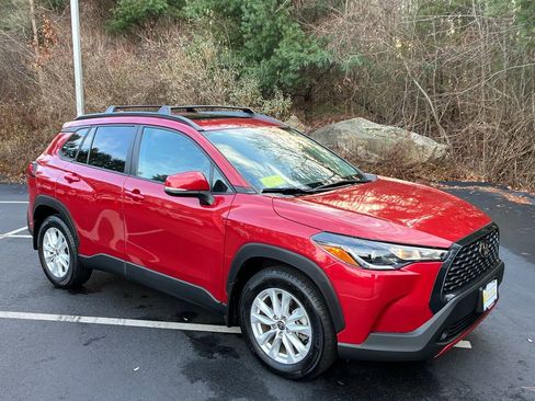 Used 2023 Toyota Corolla Cross LE w/ Moonroof Package image 7