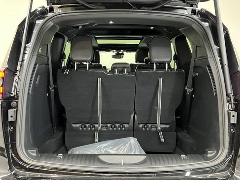 New 2026 Chrysler Pacifica Select image 8