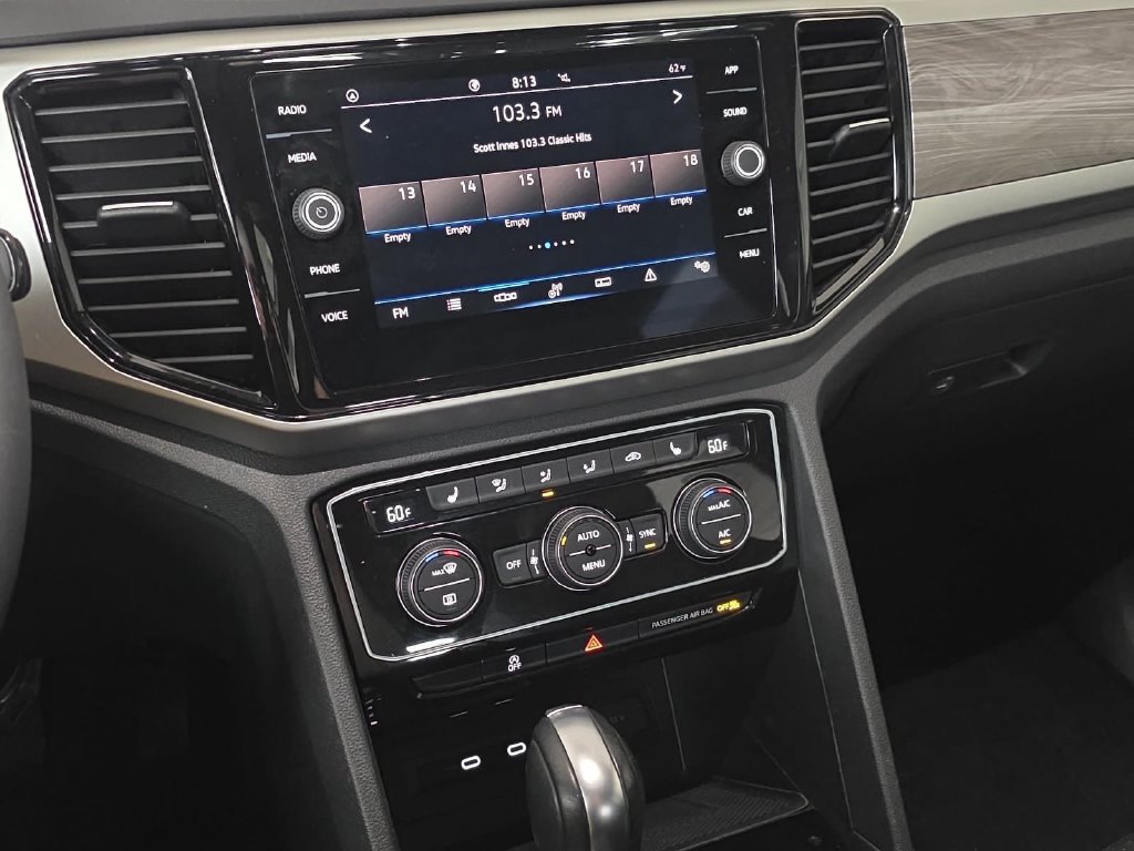 Used 2023 Volkswagen Atlas Cross Sport SE FWD image 19
