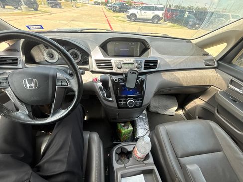 Used 2014 Honda Odyssey EX-L image 24