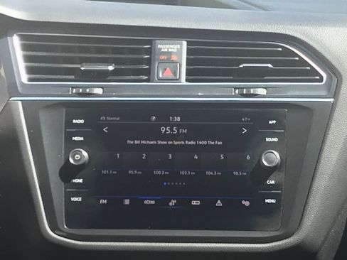 Used 2021 Volkswagen Tiguan SE R-Line image 7