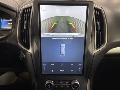 Used 2022 Ford Edge SE w/ Black Appearance Package image 23