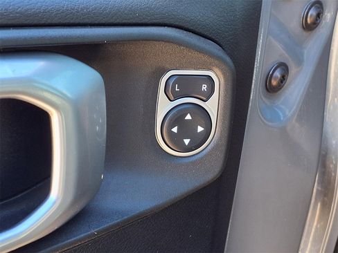 Used 2019 Jeep Wrangler Unlimited Sport S image 14