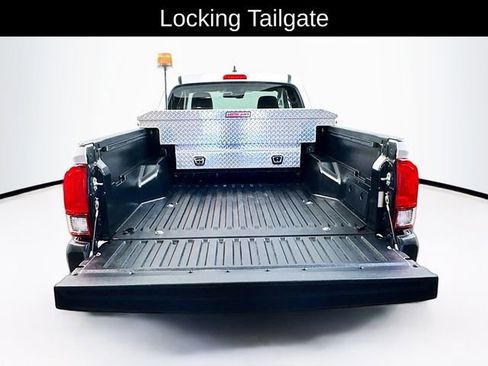 Used 2022 Toyota Tacoma SR AWD/4WD image 21