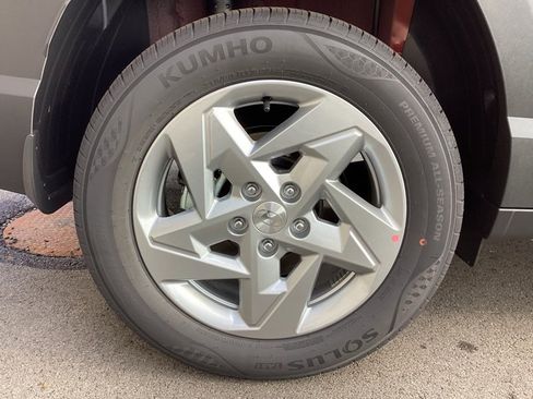 New 2026 Hyundai Kona SE image 9