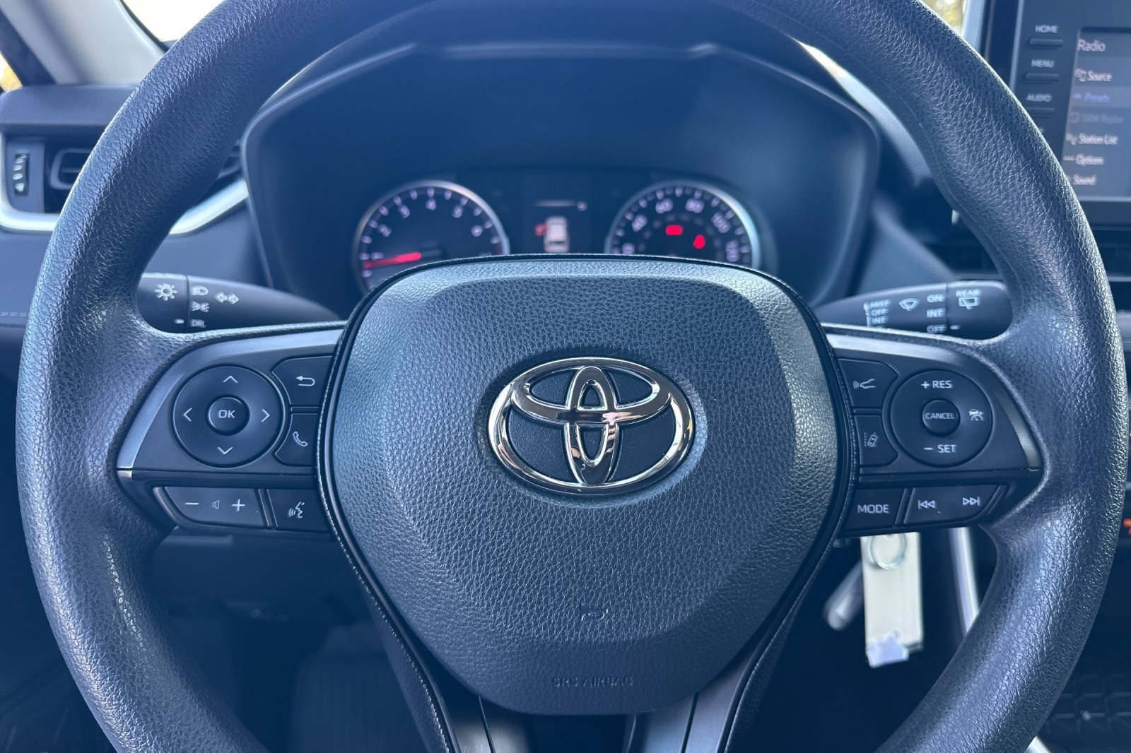 Used 2021 Toyota RAV4 LE FWD image 22