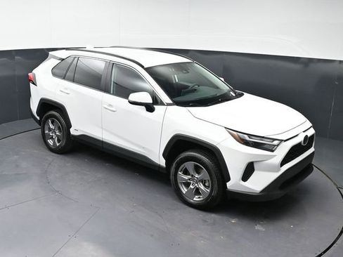 Used 2025 Toyota RAV4 XLE AWD/4WD image 27