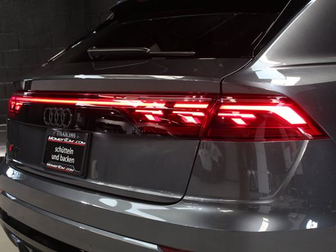 Used 2024 Audi SQ8 Prestige AWD/4WD image 16