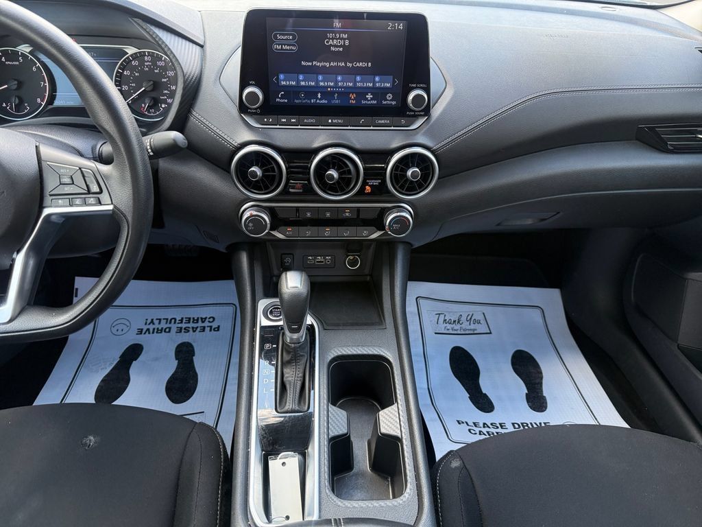 Used 2024 Nissan Sentra SV FWD image 11