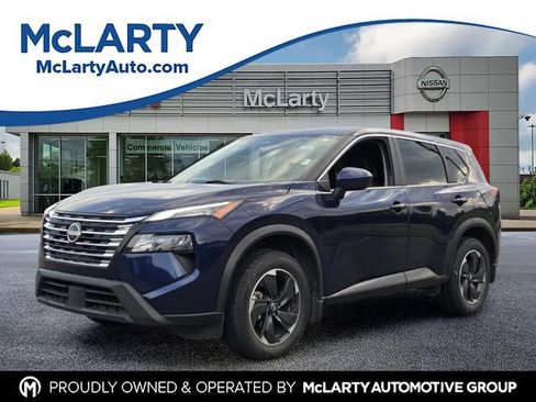 Used 2024 Nissan Rogue SV FWD image 1