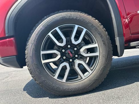 Used 2023 GMC Sierra 1500 AT4 w/ AT4 Premium Package AWD/4WD image 12