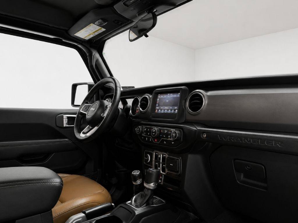 Used 2021 Jeep Wrangler Unlimited Rubicon w/ Cold Weather Group AWD/4WD image 39