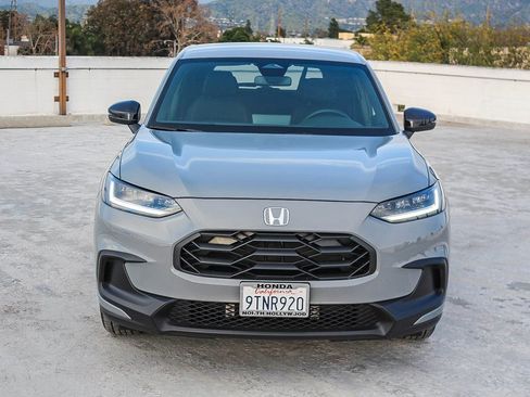 Used 2025 Honda HR-V Sport image 2