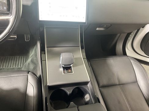 Used 2025 Land Rover Range Rover Velar Dynamic SE image 24