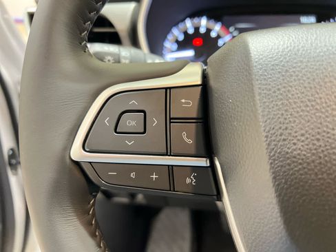 New 2026 Toyota Highlander XLE image 16