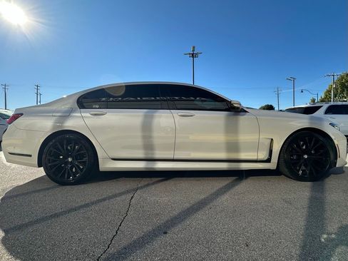 Used 2020 BMW 750i xDrive w/ Executive Package image 12