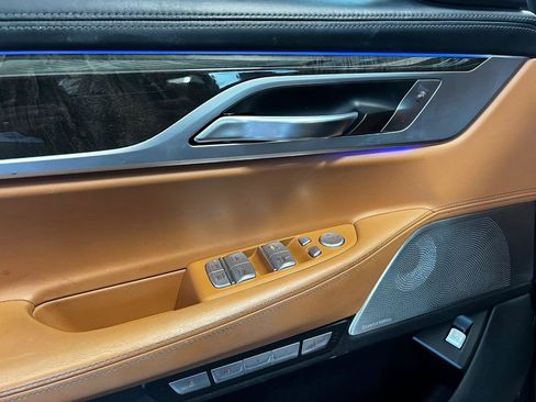 Used 2018 BMW 750i xDrive image 12